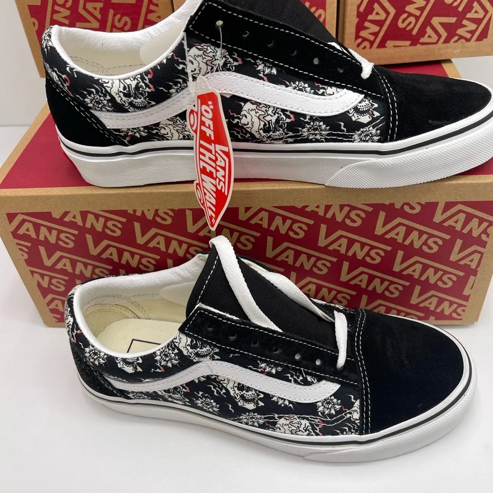 Vans Men’s Old Skool
(Flash Skulls)Multi/True White Sneakers 
VN0A38G118C - Picture 3 of 16